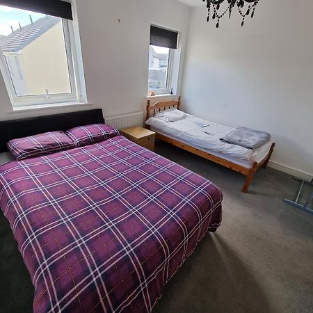 King En-Suite Close To The A30 Camborne Exterior photo